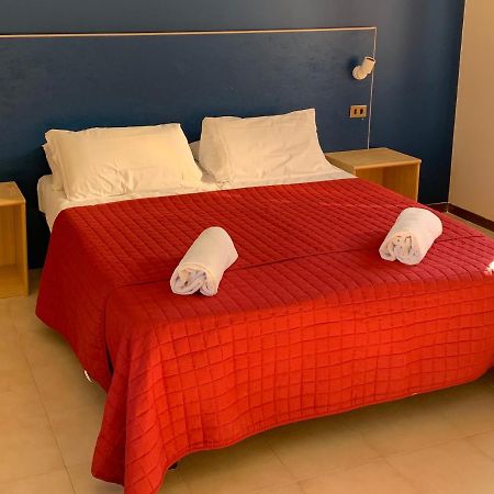 Residence Liana Albisano Торрі-дель-Бенако Екстер'єр фото