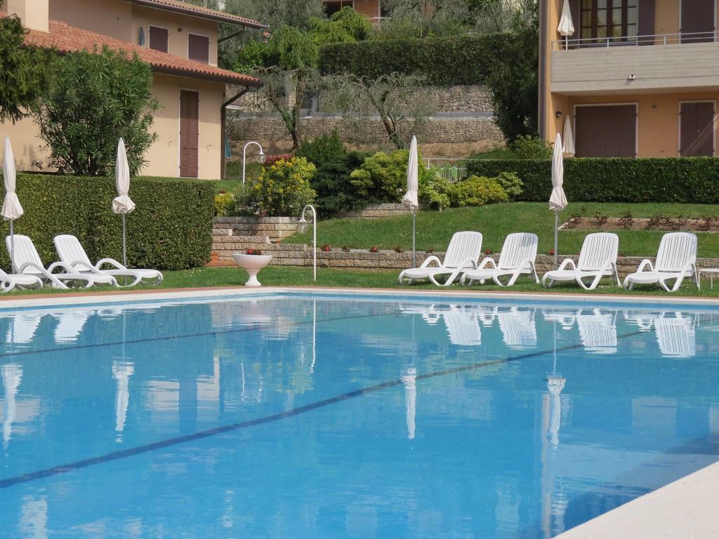 Residence Liana Albisano Торрі-дель-Бенако Екстер'єр фото