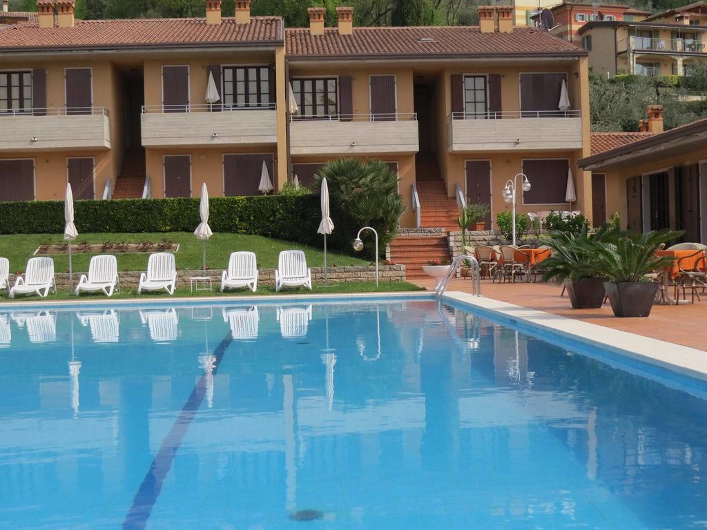 Residence Liana Albisano Торрі-дель-Бенако Екстер'єр фото